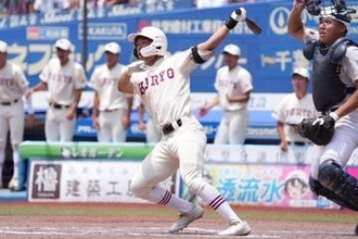 高校通算0本も…最後の夏に放った劇的3ラン　4番が振り払った“重圧”、父も立った甲子園へ