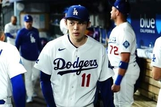 佐々木朗希に“ゴメン”　ベンチで寄り添った人物に感動…繋がる絆「尊い」「泣ける」
