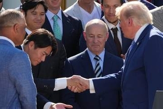 由伸の隣に現れたレジェンド「並んでる」　発見にファン胸熱…トランプ大統領も“勘違い”