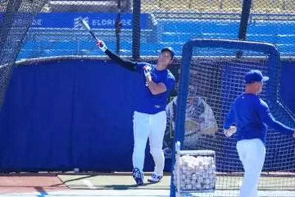 大谷翔平、異例の屋外フリー打撃実施　特大140m弾含む柵越え10発に敵選手も驚き「ワオ」