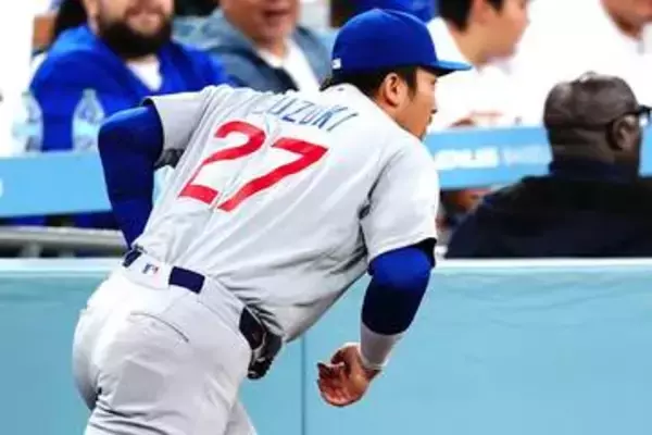 鈴木誠也、HRキャッチ　ド軍本拠地は騒然…元同僚タッカーはがっくり、“本職”で超絶美技