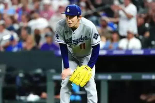 朗希ガックリ…左翼手テオがまさかのミス　目測誤り2点献上、球場ざわめき