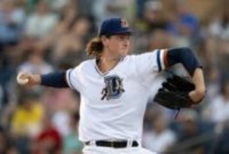 「ハリウッドスターと言われても…」　際立つ“最長身”…巨人助っ人にうっとり「モデルですか」