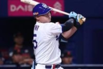 中日戦で異様な“光景”　ナインもスタンドもド派手一色…目立ちすぎる特別ユニ