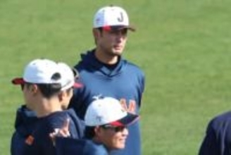 ダルビッシュ、菊池、菅野が豪華共演　ファン殺到の大盛り上がり…投手ミーティングで輪