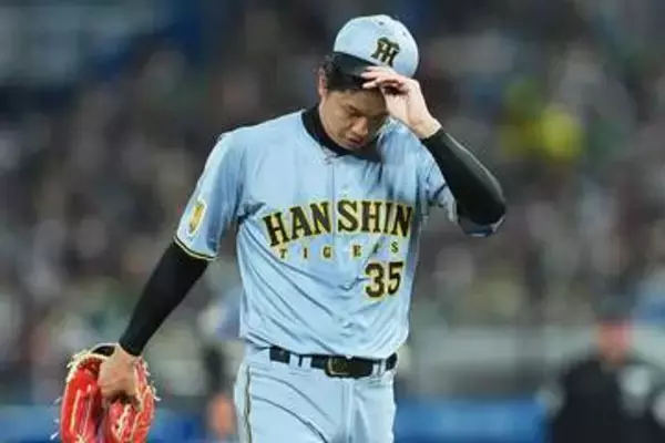 「見ていられない」首位攻防戦で虎党悲鳴　佐藤輝明の失策から“悪夢”…エースKOに神宮騒然