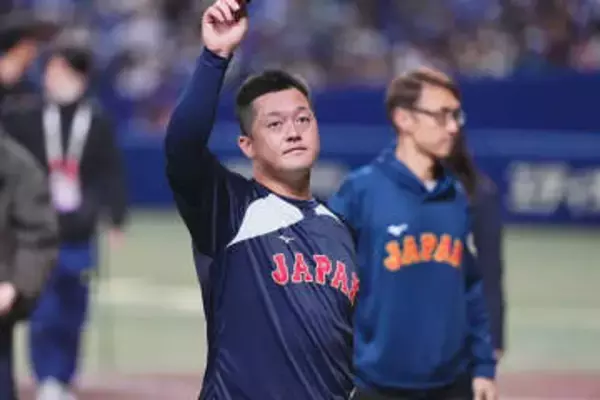 大谷翔平の背後で放つ威圧感　侍27歳にファン爆笑「お茶噴いた」「狙ってやってる？」