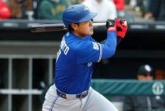 岡本和真、16試合ぶりの3号ソロ　待望の4月初アーチで復調の兆し…第1打席では適時二塁打