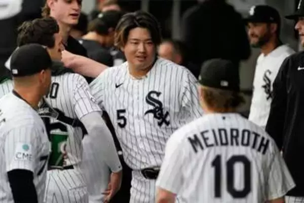 村上宗隆を支える“相棒”　出場0でもチームに帯同…愛すべき謎儀式の発明に感謝