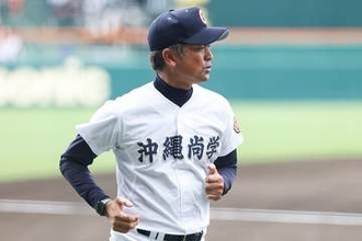 昨夏覇者・沖縄尚学が2年連続優勝　最後は新垣→末吉で歓喜　エナジックは3年連続決勝で涙
