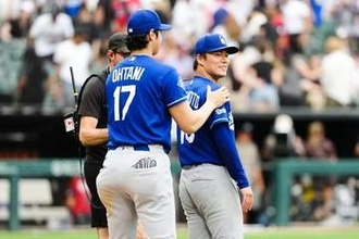 大谷翔平＆由伸と“もう1人”　微笑ましい関係が「流行ってるの？」「ホンマに愛されとんな」