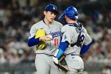 「佐々木朗希が凄すぎて…ラッシング“嬉しい悲鳴”　「捕球に苦労」「大変」、ロッカーで証言」の画像1