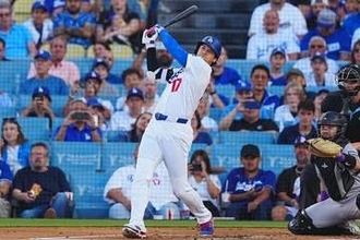 大谷HRが招いた“転落劇”「大丈夫かな」　中継で発見…広がる不安「気になって仕方ない」