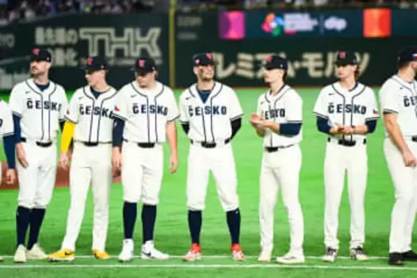 チェコ＆台湾、試合後に両者称え合う　監督同士が熱いハグ…敗退決定も紳士的振る舞い