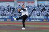 「ロッテOBが“剛速球”始球式　場内ざわめく一投…風速15ｍも「懐かしいな」」の画像1