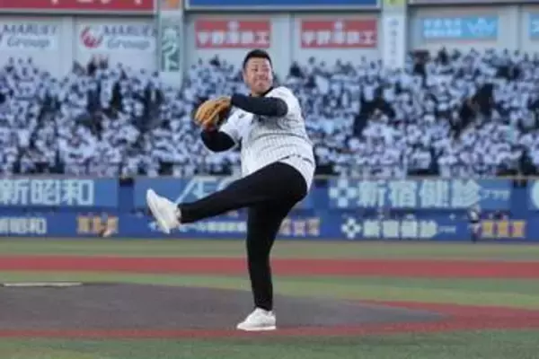 ロッテOBが“剛速球”始球式　場内ざわめく一投…風速15ｍも「懐かしいな」