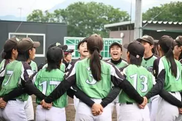 女子中学生の絆深める“孤独な境遇”　軟式チームから「多彩なリーダー」が育つ理由