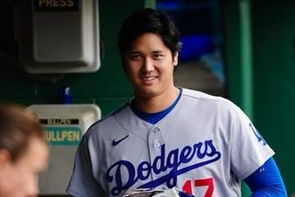スタメン外の大谷翔平、突如届けた相棒の“近影”　ハムハム→ボトッ、10秒に詰まった愛