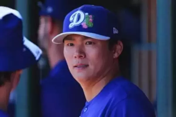 山本由伸、日本へ出発日は「秘密です」　侍Jでの投球制限問われるも…囲み取材で二ヤリ