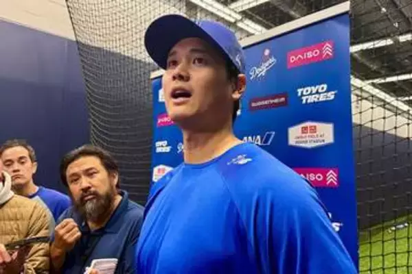 大谷翔平、同僚ロハスに寄り添い　父親が急逝…「MR」帽子に込めた思い「支えていければ」