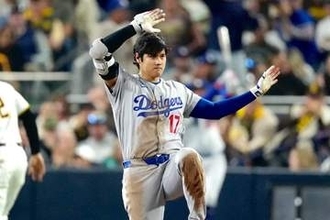 普通は単打だろ…大谷翔平が「二塁打に変えた」　LAメディア驚く“マジック”は「輝きを放つ」