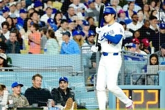 大谷10号を“特等席”で観戦「久しぶりに見た」　中継にチラリ…超大物にファン興奮「ビックリ」