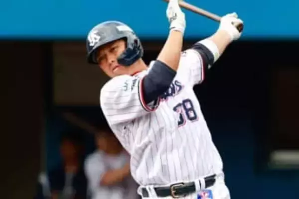 戦力外から2か月…燕30歳の決断に「寂しいです」　エール殺到「素敵な奥様とともに」