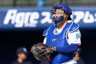 中日・石伊の頭部にオスナのバット直撃　球場騒然…16日には球審が救急搬送