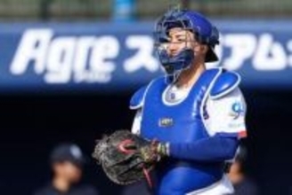 中日・石伊の頭部にオスナのバット直撃　球場騒然…16日には球審が救急搬送