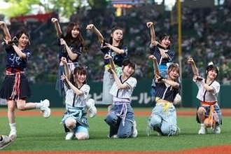 “8人の美女”が勝利を呼んだ!?「最高だね」　可憐パフォ→豪快投球にファン虜「可愛かった」