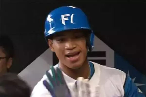 日本ハム、開幕から9戦連続21発の量産　万波中正が技あり3ラン…新庄監督もバンザイ