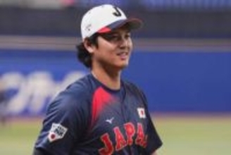 大谷翔平に困惑「デカすぎ」　侍移動中にファン発見…屈強な男たちよりも“際立つ体格”