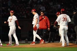 緊急降板マエケンが“謝罪”　楽天に生まれた一体感…日本ハム打線を封じた裏側