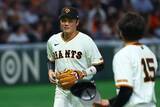 「ダイブ捕球→一回転送球…坂本勇人に漏れた同僚の本音「さすが」「守備固め必要ない」」の画像1