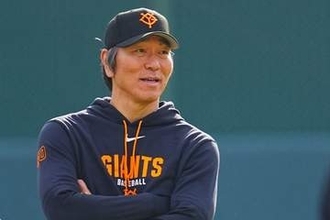 松井監督から“ポンポン”　苦しんだ巨人右腕の表情が一変…寄り添った言葉に微笑み