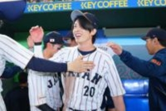 「世界にバレた」韓国戦で“神キャッチ　ベンチも総立ち…周東佑京は「ガチでエグい」