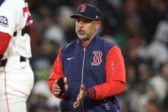 最下位のRソックス、コーラ監督を電撃解任　米メディア報道…吉田正尚の起用に影響か