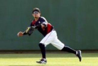 侍ベンチも大喜び…衝撃の“神キャッチ”「空を飛んでた」　相次ぐ称賛「神業です」