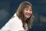 「41歳元アイドルの「顔が小さ過ぎてビックリ」　可憐投球が話題…“凱旋”で味わった「緊張」」の画像1