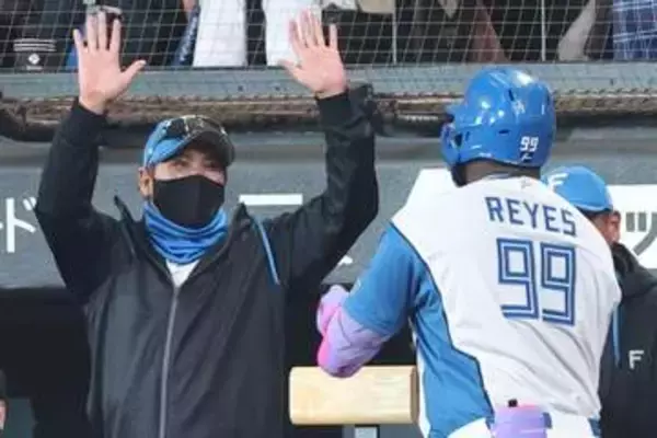 日本ハム、パ5球団も及ばぬHR数　本拠地開幕4発で4戦12本塁打、X唖然「打ちすぎて滅」