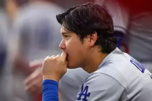 大谷翔平の足は「大丈夫そう」　引きずる仕草も…直後に激走三塁打、監督「変な動きに見えたが…」