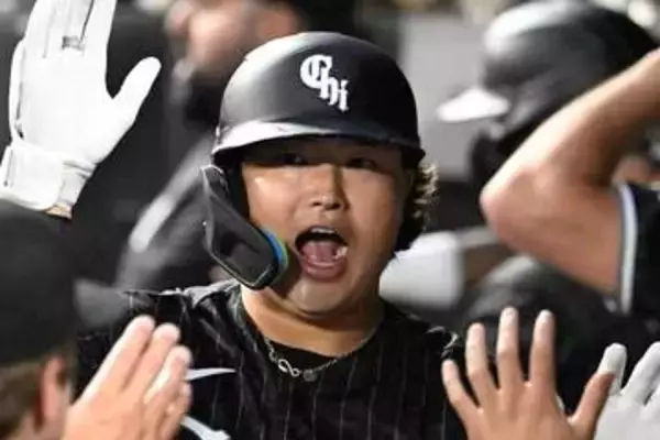 村上が着用した“真っ黒ユニ”「これが必要だ」　限定復活で大好評「赤いのよりも断然…」