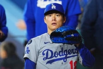 佐々木朗希も思わず“マジ？”　同僚右腕が驚いた由伸の行動「こいつはサイコだ」