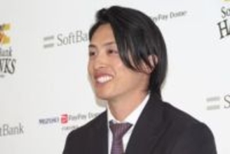 鷹・周東佑京が5年20億円で更改　今季FA取得見込みで大型契約…年越しサインに「お待たせ」