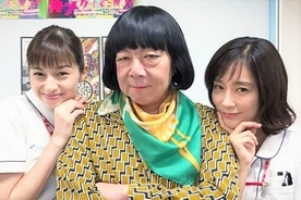 水川あさみ、ナースと女装のコラボ写真公開が話題　「インパクト凄い…」