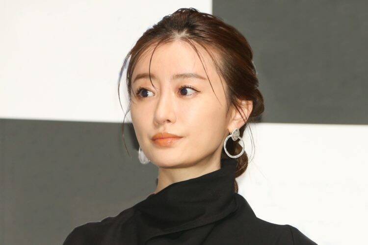 松本まりか 恋愛は7年に1度 意外な恋愛観に朝比奈彩も大共感 年8月6日 エキサイトニュース