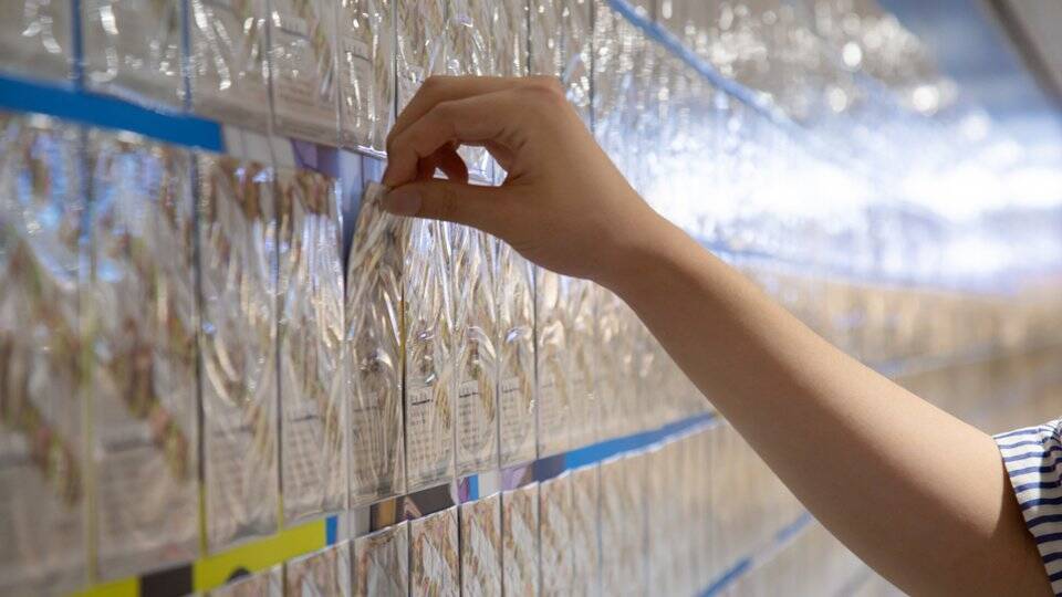 にじさんじの新ユニット登場！？渋谷駅に「VOLTACTION」の持ち帰り可能なピールオフ広告が掲出！