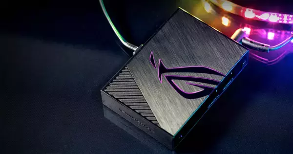 画面表示の色によって光り方が変化するRGBコントローラー ASUS「ROG Aura Terminal」登場
