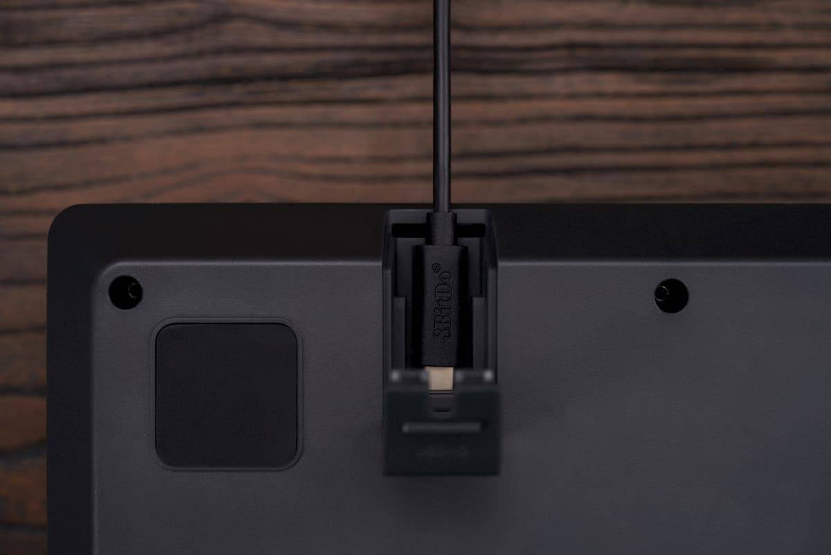 Nintendo SwitchとPCに3つの方式で接続できるアケコン「8BitDo Arcade Stick」発表！