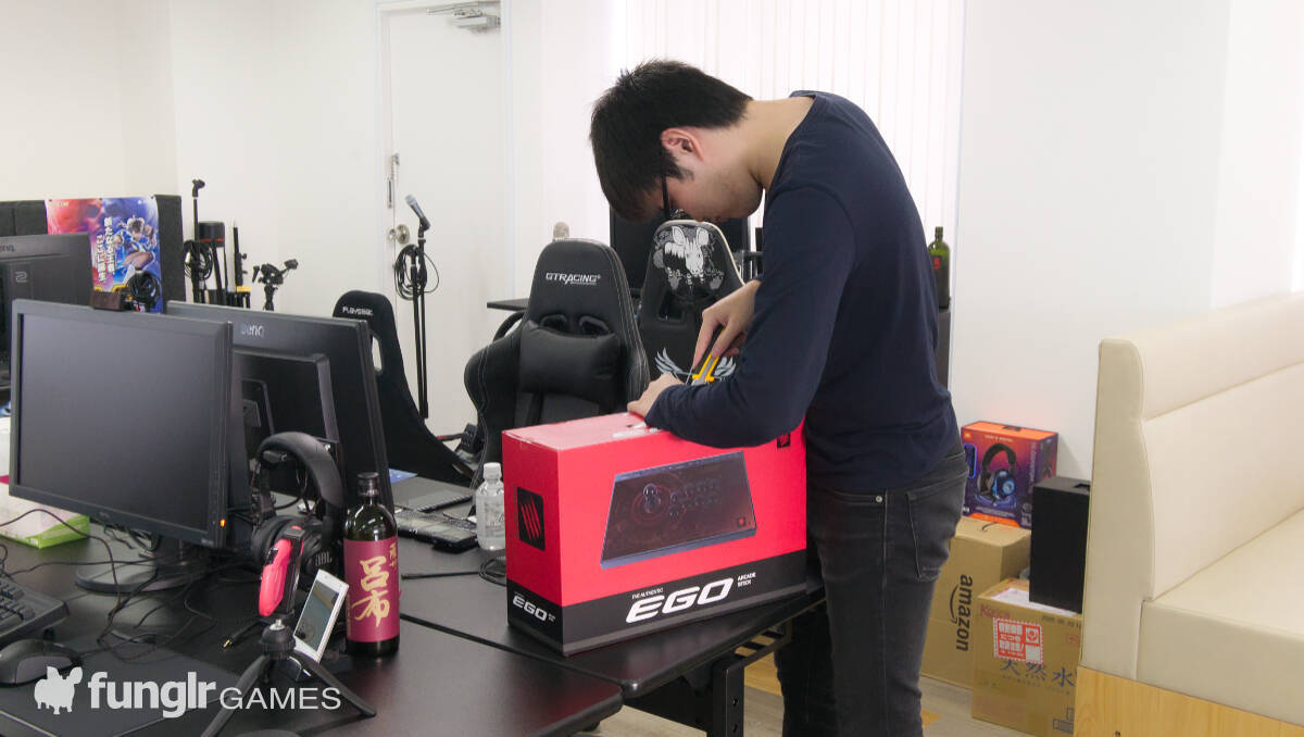 MADCATZ新作アケコン「EGO Arcade Stick」をfunglr GamesストＶプレイヤーがレビュー！